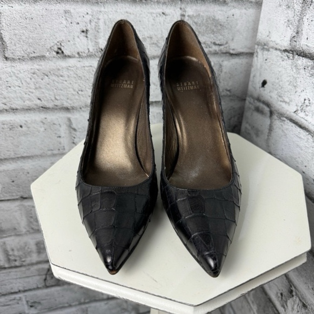 Stuart Weitzman Pointed Toe Crocodile Embossed Pumps